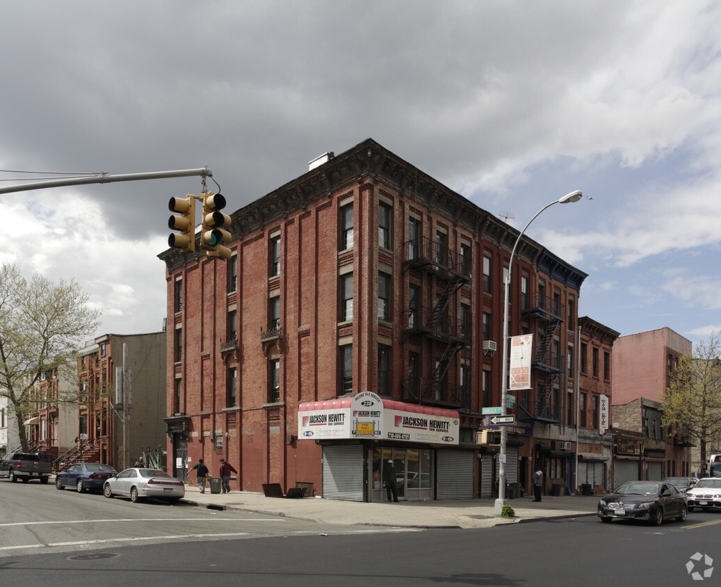 Primary Photo - 238 Malcolm X Blvd