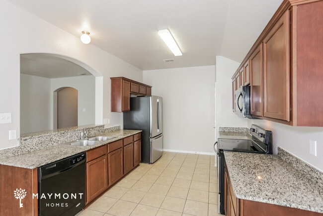 Building Photo - 2113 Natchez Dr