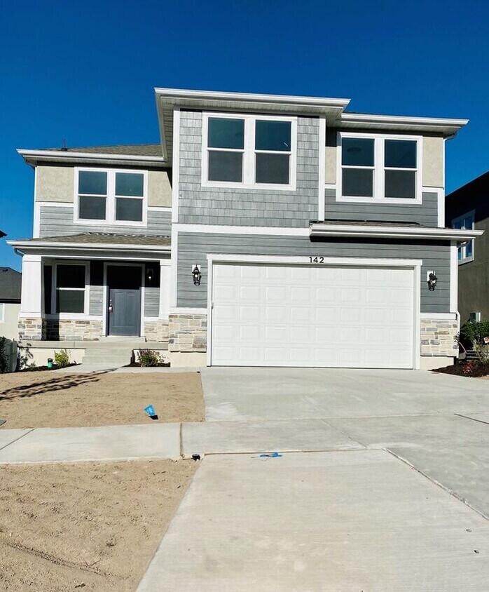 Primary Photo - Incredible New Build Home for Rent in Sara...