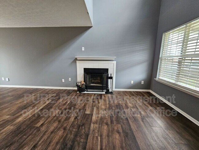 Building Photo - 353 Lucille Dr