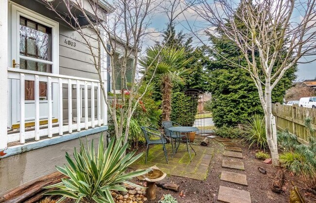 Foto del edificio - 3 bedroom in Seattle WA 98116