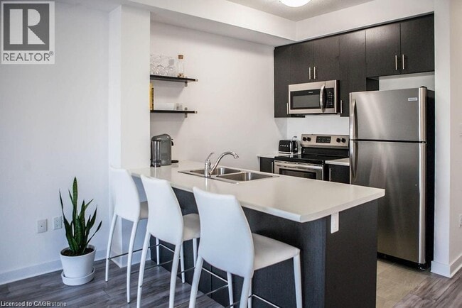 Building Photo - 125 Shoreview Pl