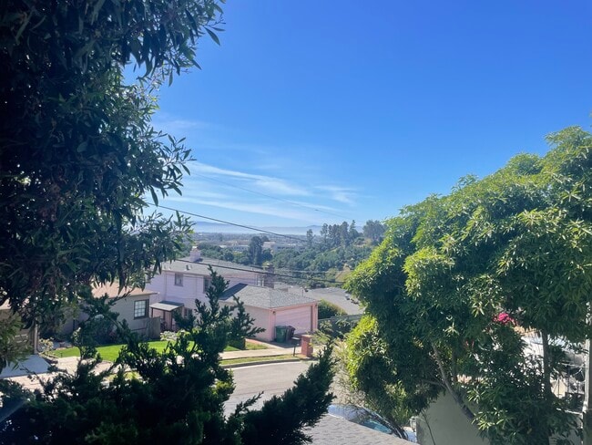 Bay views - 3427 Margarita Ave