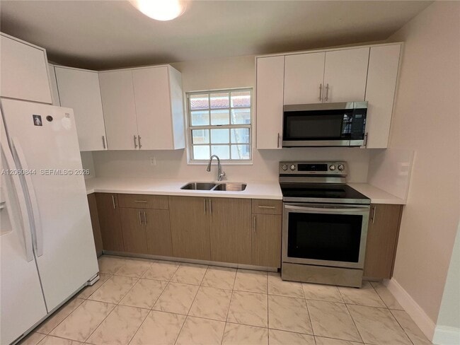 Building Photo - 421 NW 57th Ct