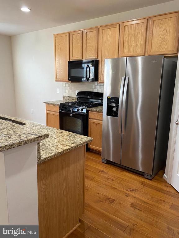 Foto del edificio - 9543 Center St