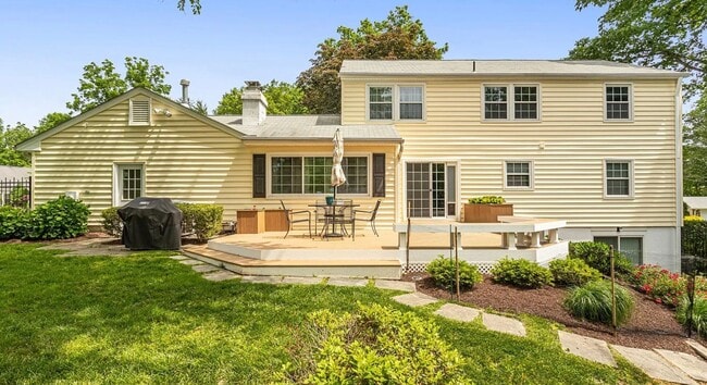 Building Photo - "Coming Soon" Beautiful 4Bd + 2.5Ba + 2 Ca...