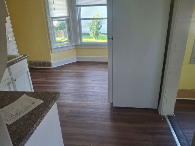 Foto del edificio - 208 N Cleveland St