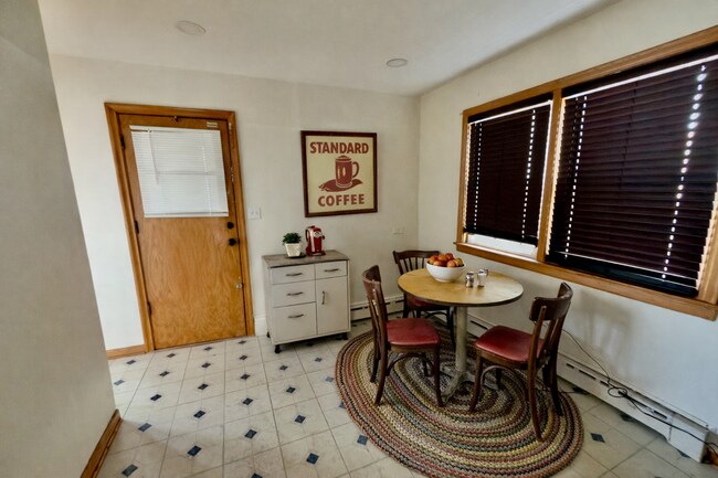 Foto del edificio - 5254 N Leclaire Ave