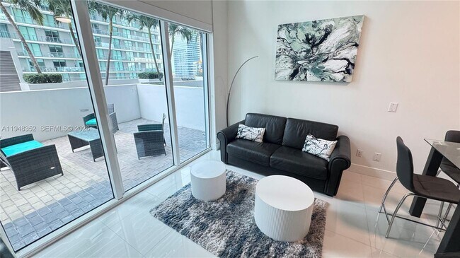 Foto del edificio - 60 SW 13th St