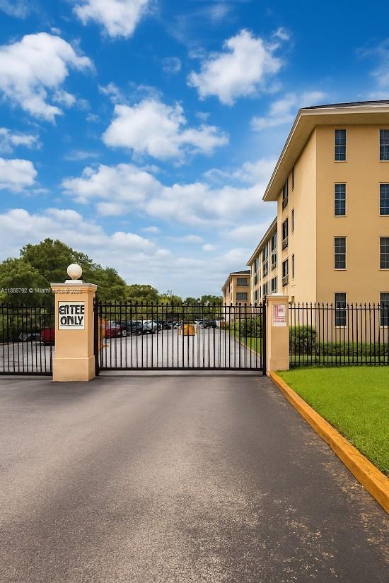 Foto principal - 4848 NW 24th Ct