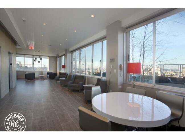 Foto del edificio - 424 West End Ave