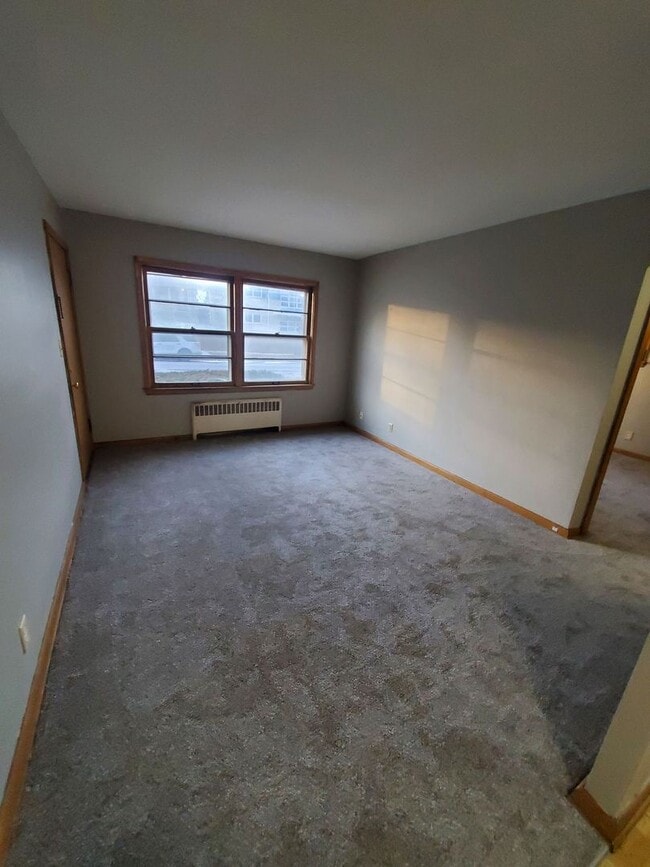 Building Photo - 3130 S 48th St