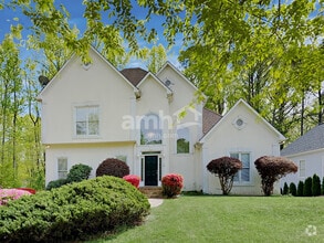 Building Photo - 7270 Wyngate Dr