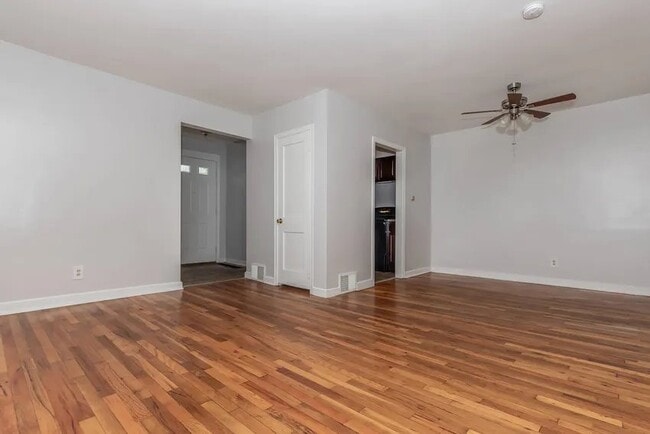 Foto del edificio - 114 Wayne Rd