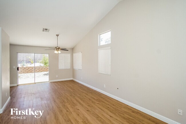 Building Photo - 132 Grandview Dr