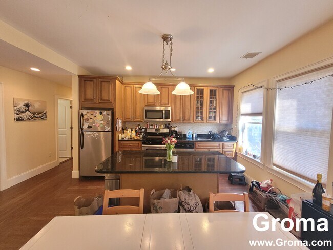 Foto del edificio - 83 Hillside St