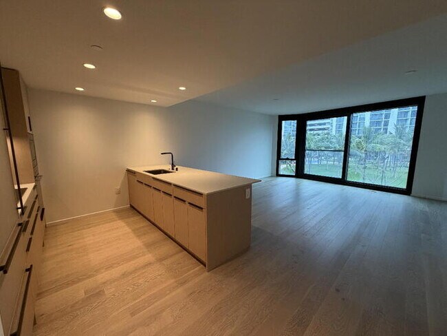 Foto del edificio - To register for the showing time below, note the 4 digit code: 6011 and click \"APPLY NOW.\"(mobi...