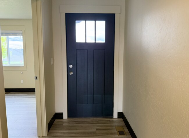 Foto del edificio - Modern Kalispell Home
