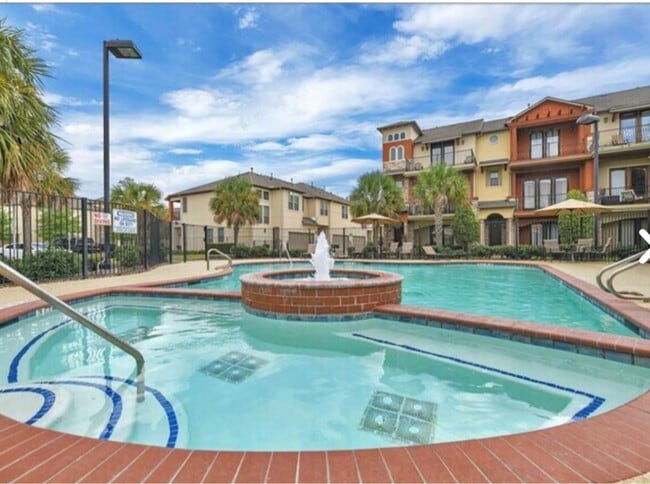 Building Photo - 14502 San Pietro Dr