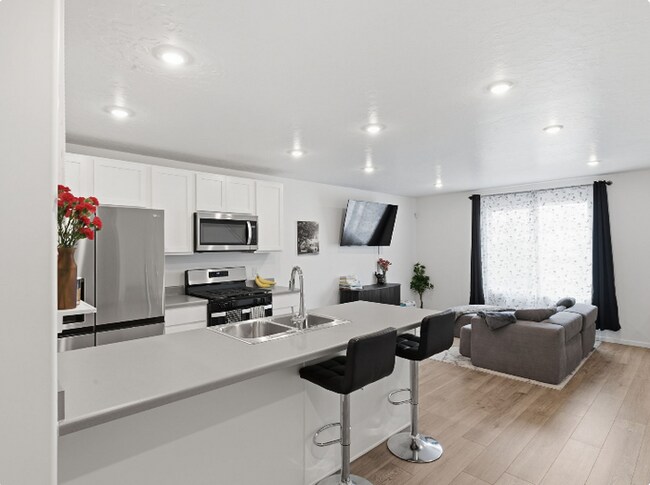 Building Photo - Coming Soon!