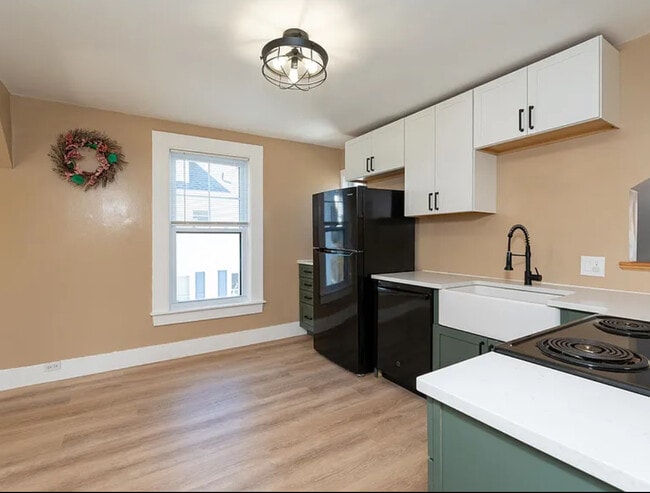 Kitchen - 39 South Ave