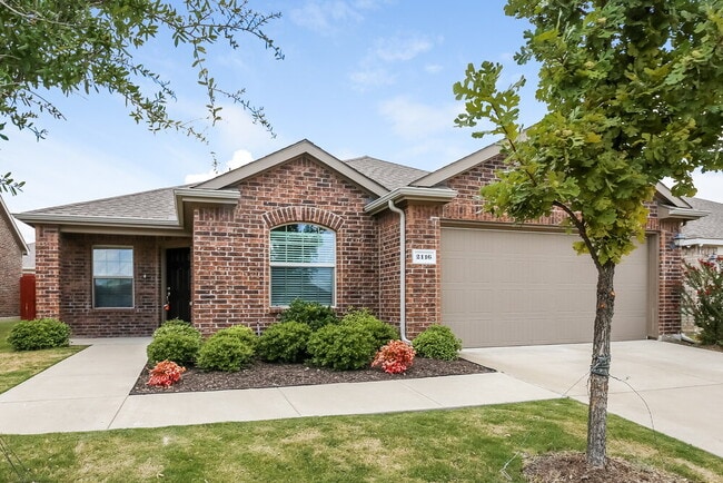 Building Photo - 2116 Meadow View Dr