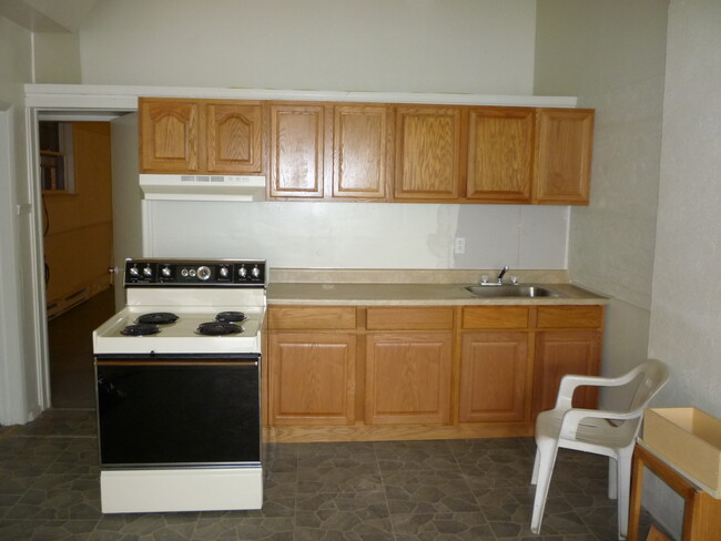 Building Photo - 211 E Diamond Ave