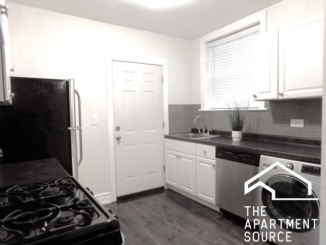 Photo - 2131 W Giddings St Apartment