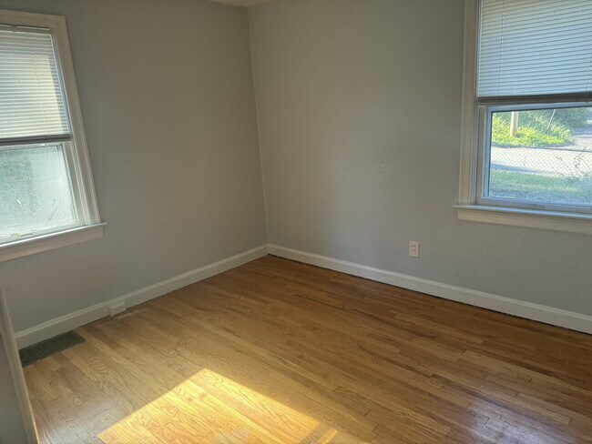 Building Photo - 5723 Beldon Dr