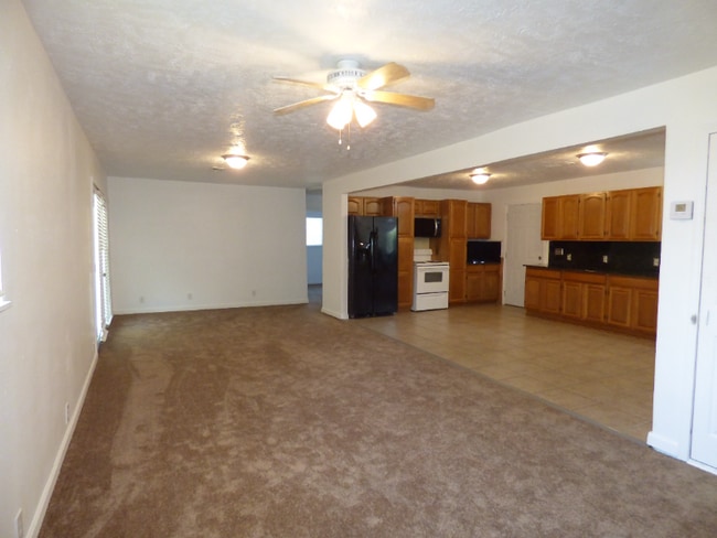 Building Photo - 2304 Broussard St