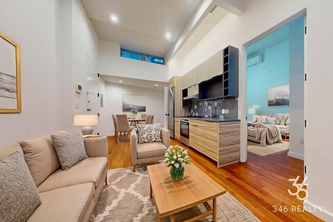 Myrtle Avenue - Myrtle Avenue Apartment