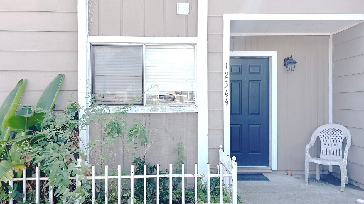 Primary Photo - 12344 Fox Hound Ct