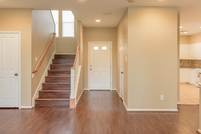 Building Photo - 57 Scarlet Woods Ct