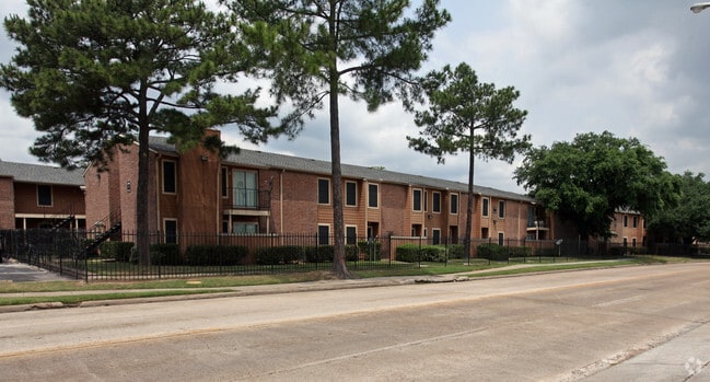 Building Photo - Mira Vista