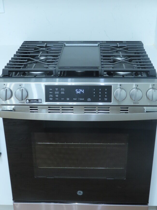 Foto del edificio - 348 Boyden Ave