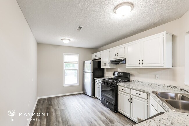 Foto del edificio - 368 Lakeridge Ct