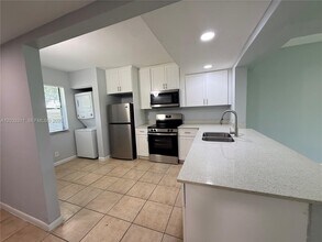 Building Photo - 4885 Arjaro Dr