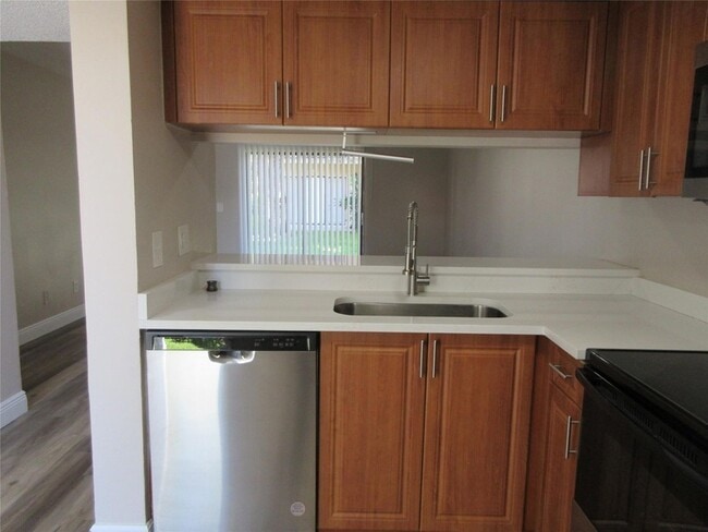 Foto del edificio - 11515 NW 44th St