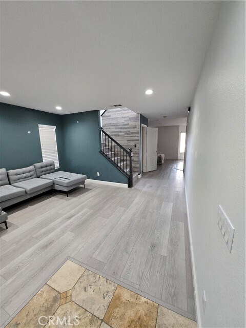 Building Photo - 40643 Cartier St