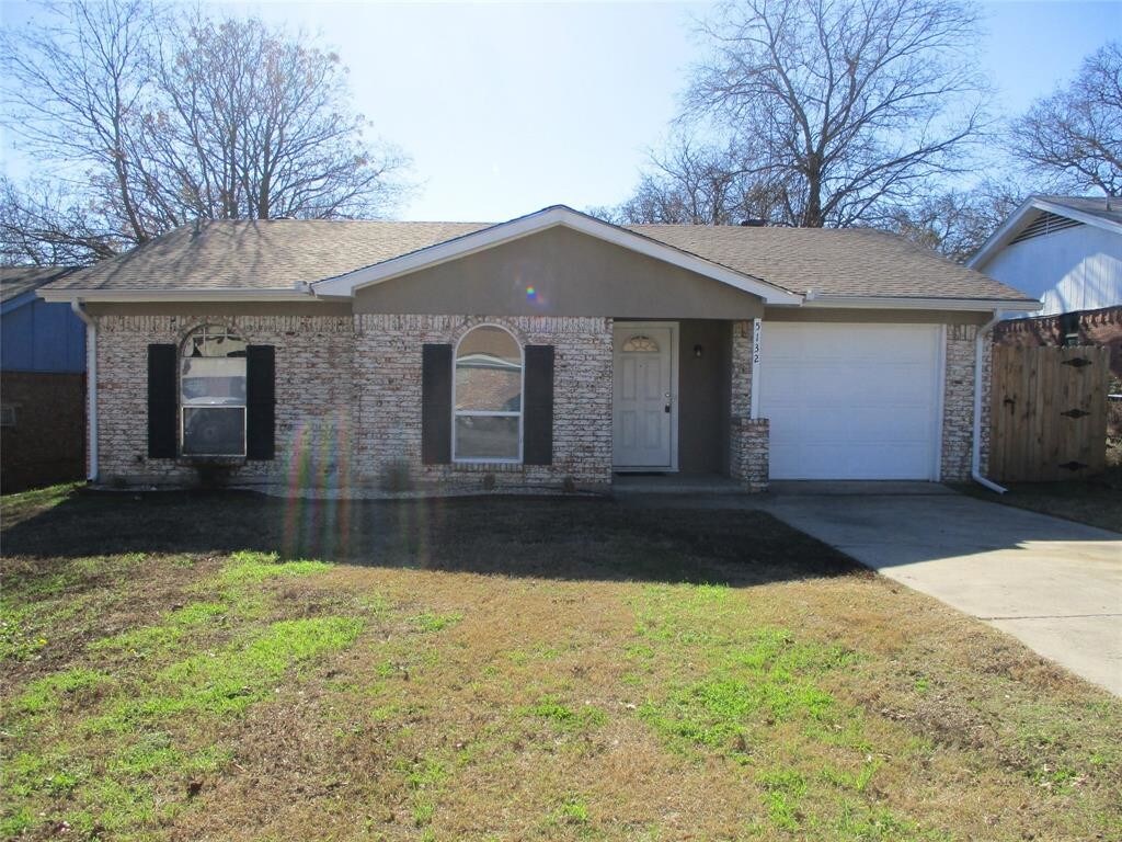 Primary Photo - 5132 Sears Dr