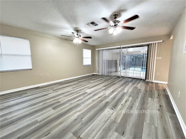 Foto del edificio - 2865 Fair Green Dr