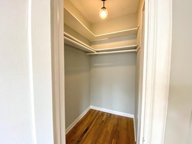 Building Photo - 0 bedroom in CHICAGO IL 60657