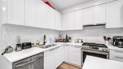 Building Photo - 5415 Brydon Crescent