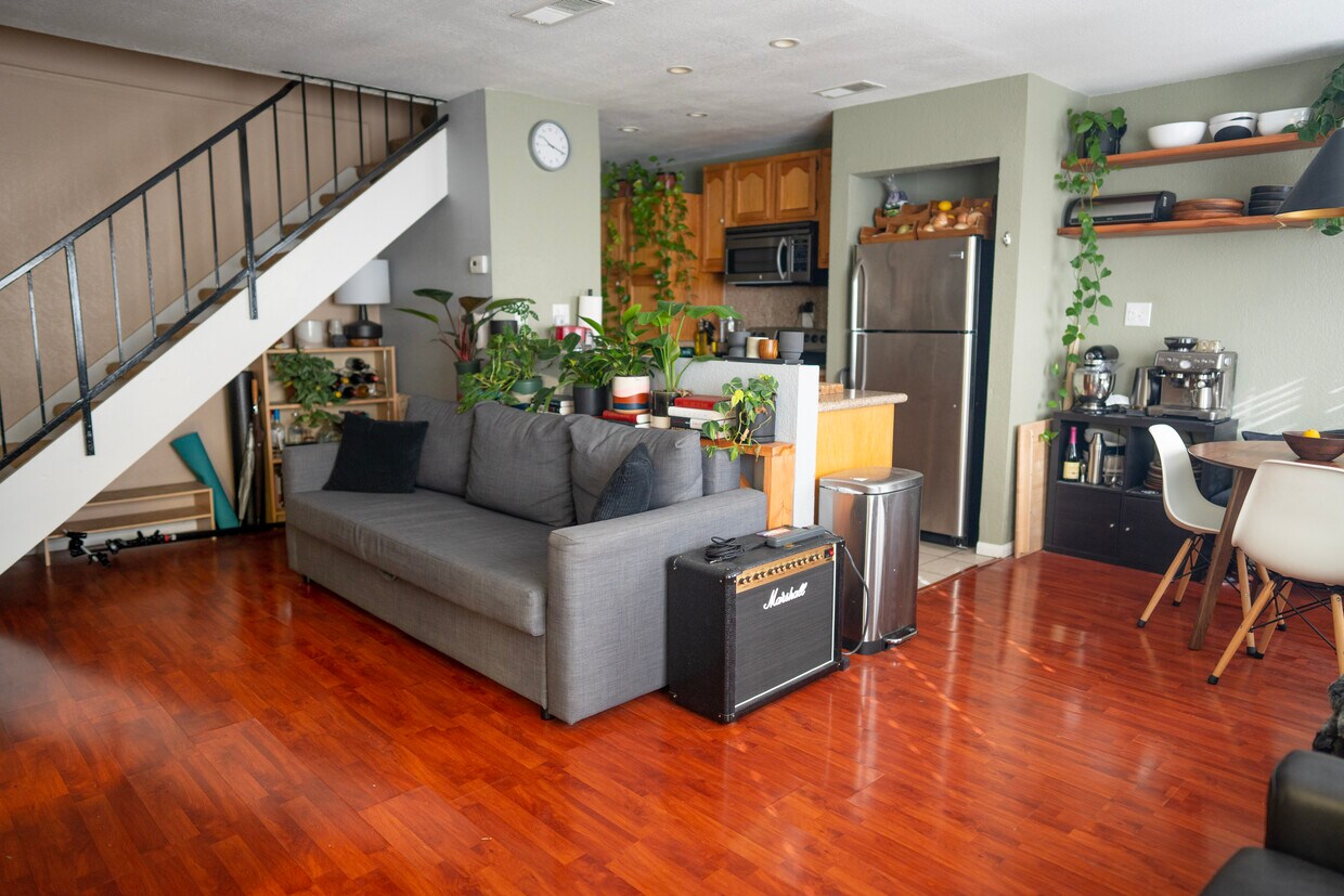 2365 Pepper St Unit 2365, La Verne, CA 91750 Condo for Rent in La