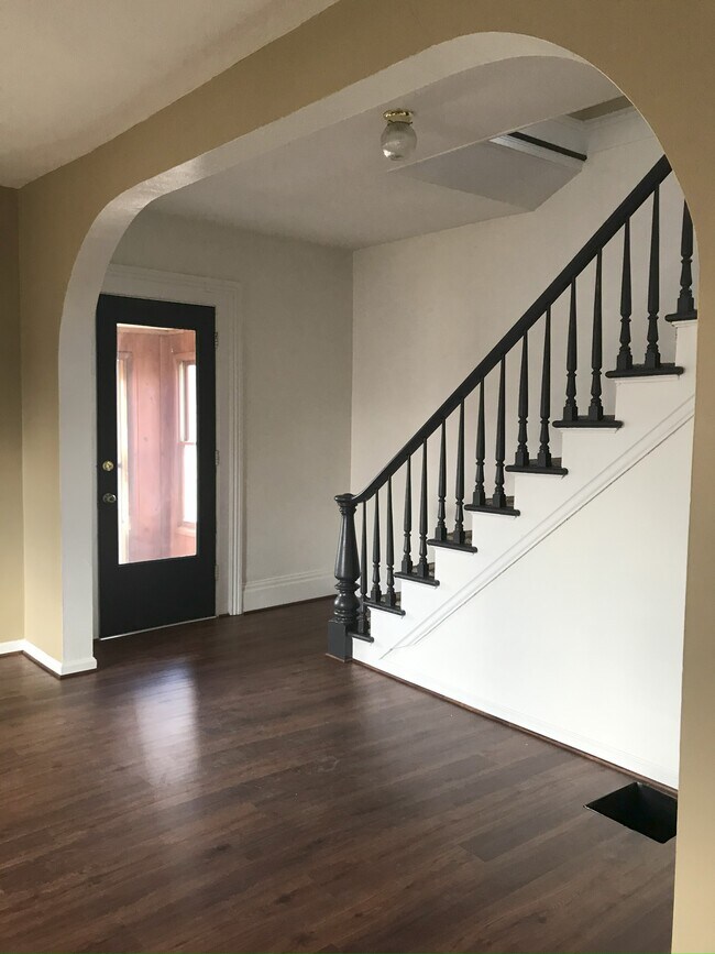 Foto del edificio - 122 N Anderson St