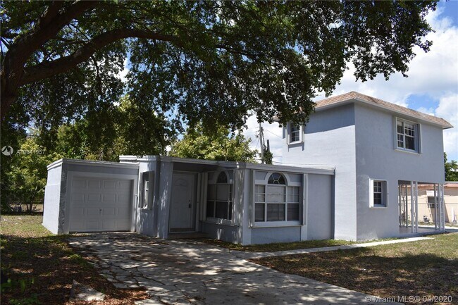 Building Photo - 1123 NW 15th Ave