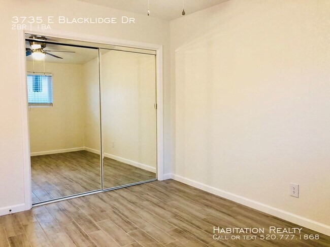 Foto del edificio - 3735 E Blacklidge Dr
