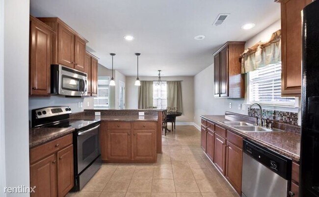 Building Photo - 3 br, 2 bath House - 209 High Green Drive