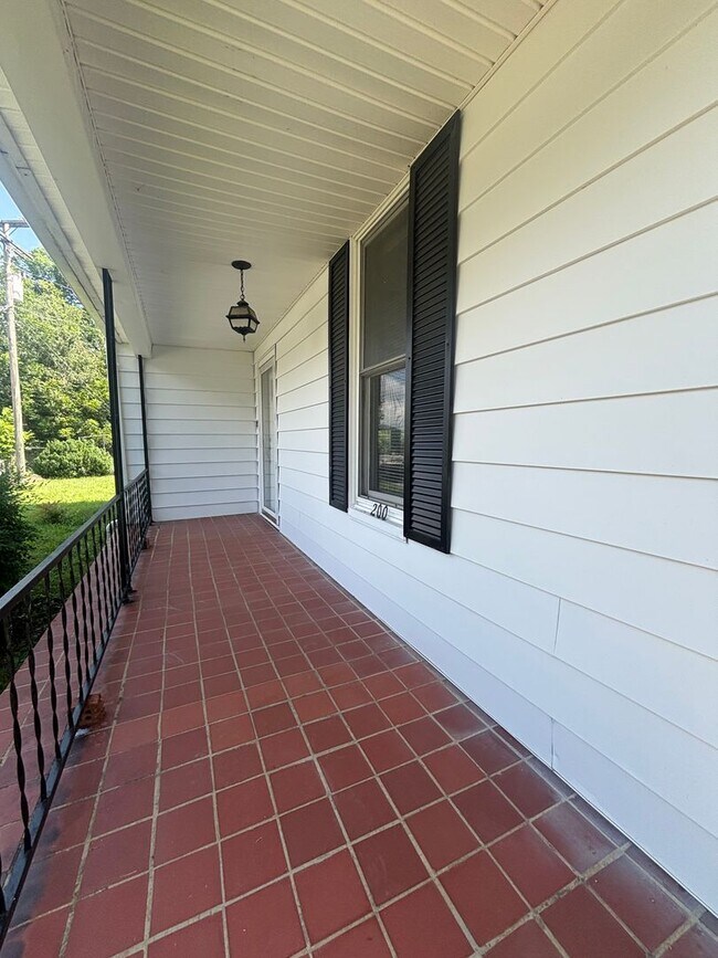 Foto del edificio - Your perfect 4-bed / 2-beth home in Elizabethton awaits! $2400