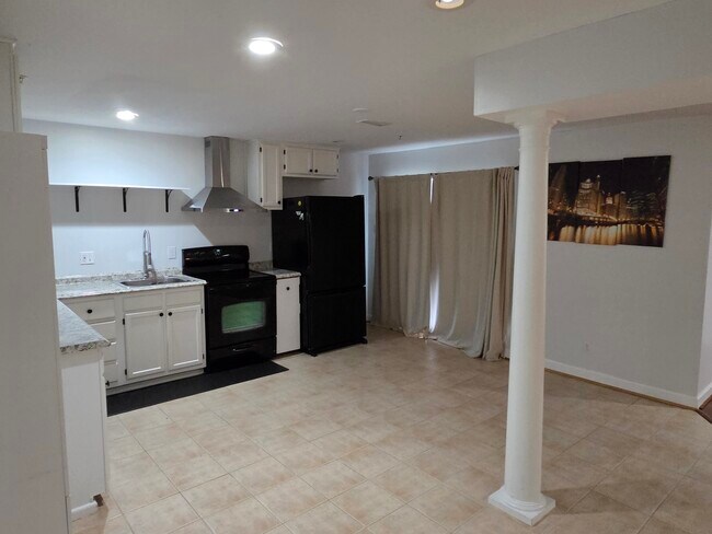 COCINA - 10801 Glenshire Dr